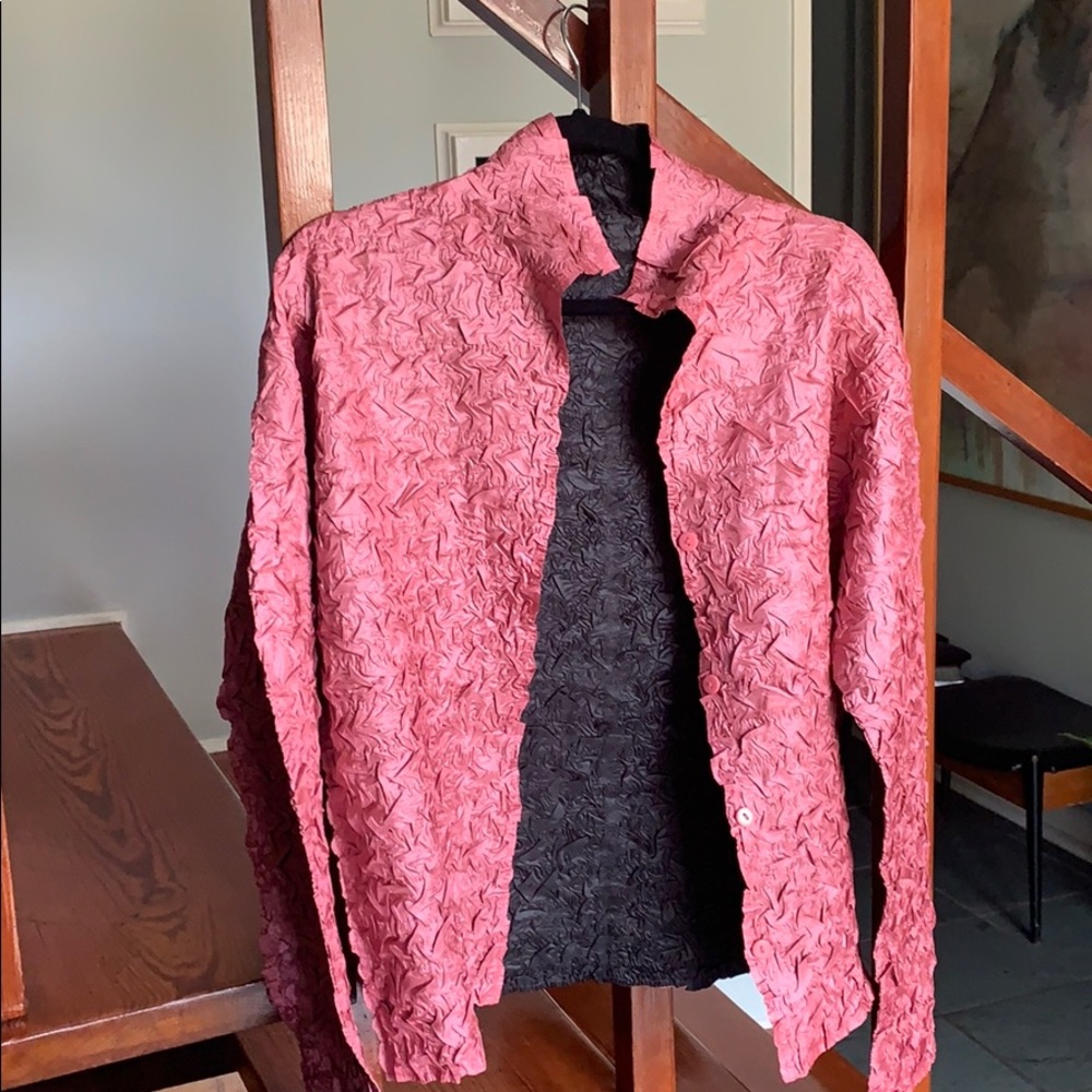 Beautiful reversible jacket/blouse, great shape/C
